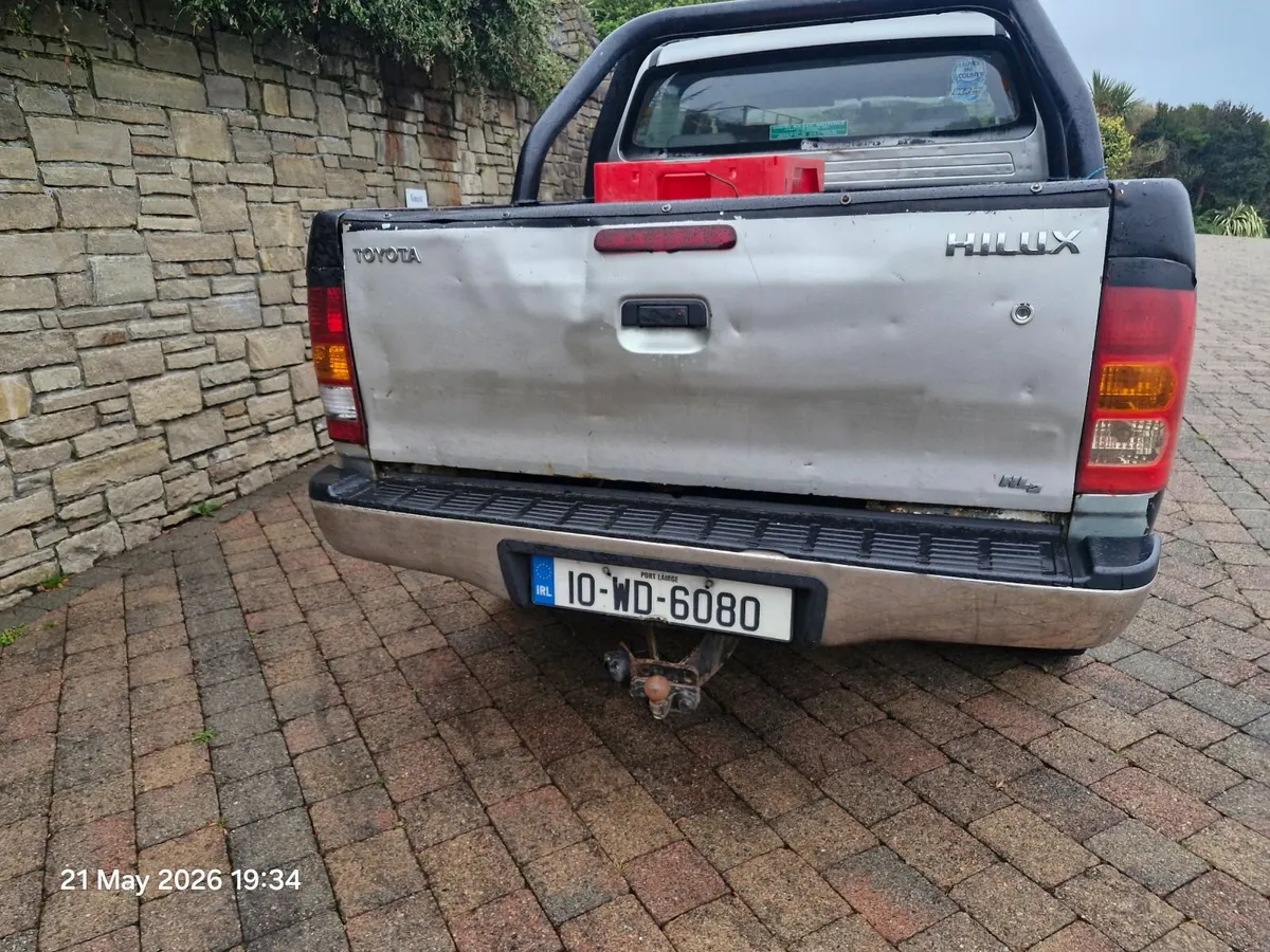 Toyota Hilux 2010 - Image 4