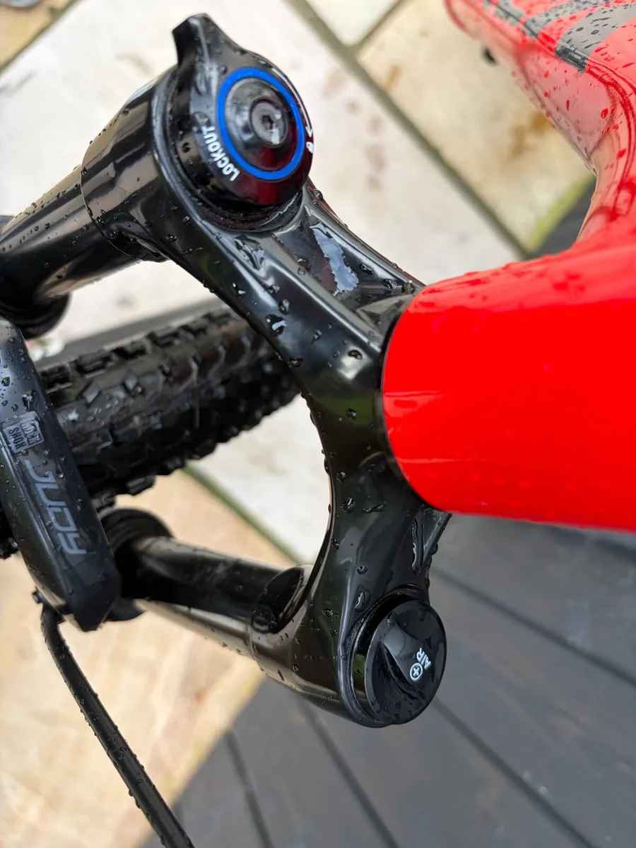 Trek Marlin 8 Mountain Bike - Image 3