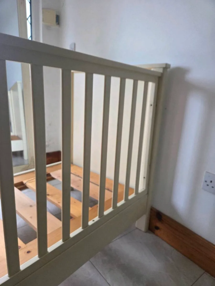 Cot bed - Image 4