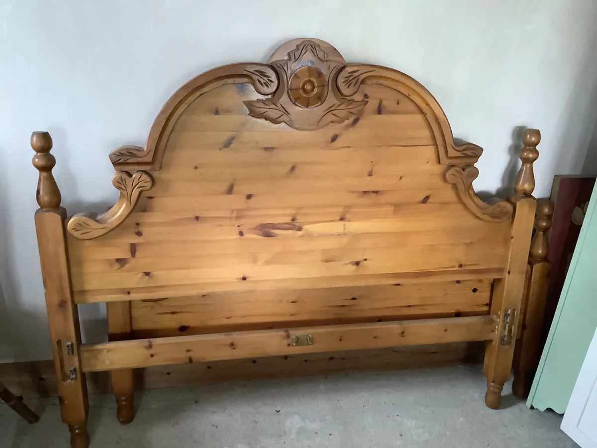 Ornate wooden bed frame - Image 1