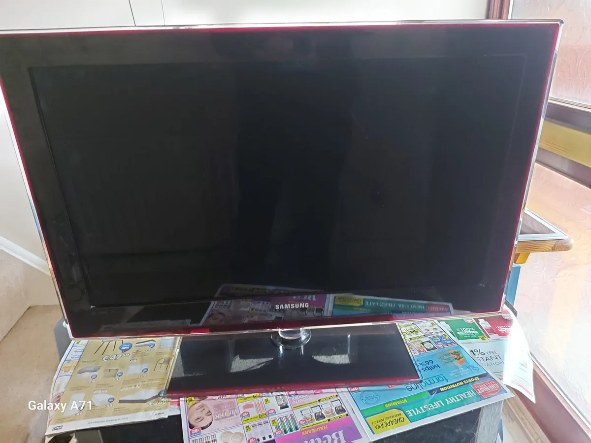 Samsung 32 inch TV, Model UE32B6000V, 4 HDMI, USB - Image 2