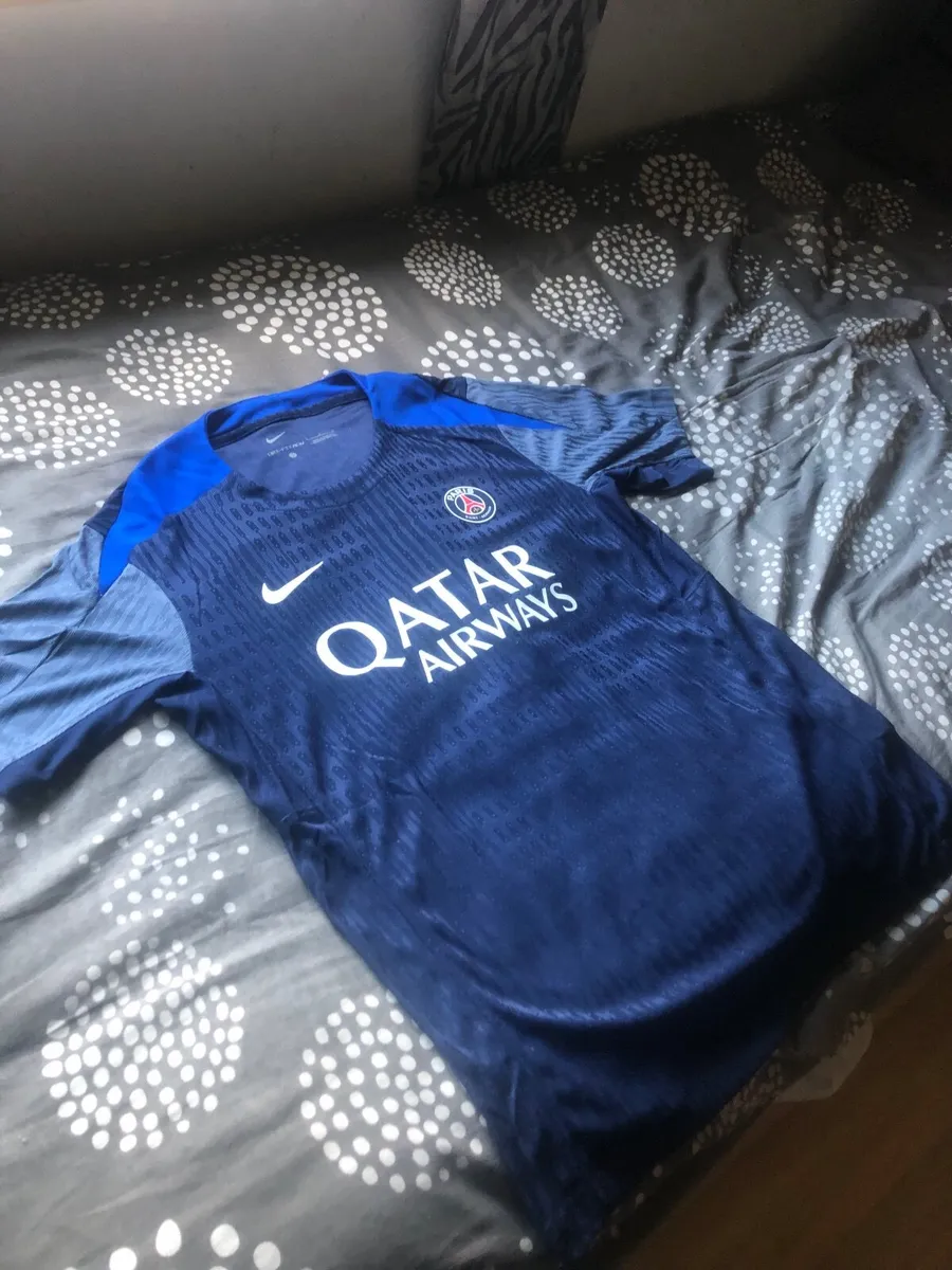 Football jersey - Image 2