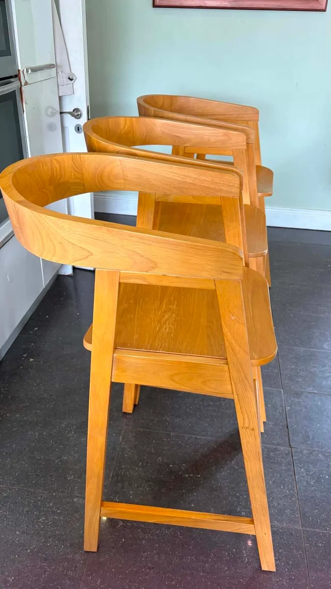 3 solid wood bar stools - Image 3