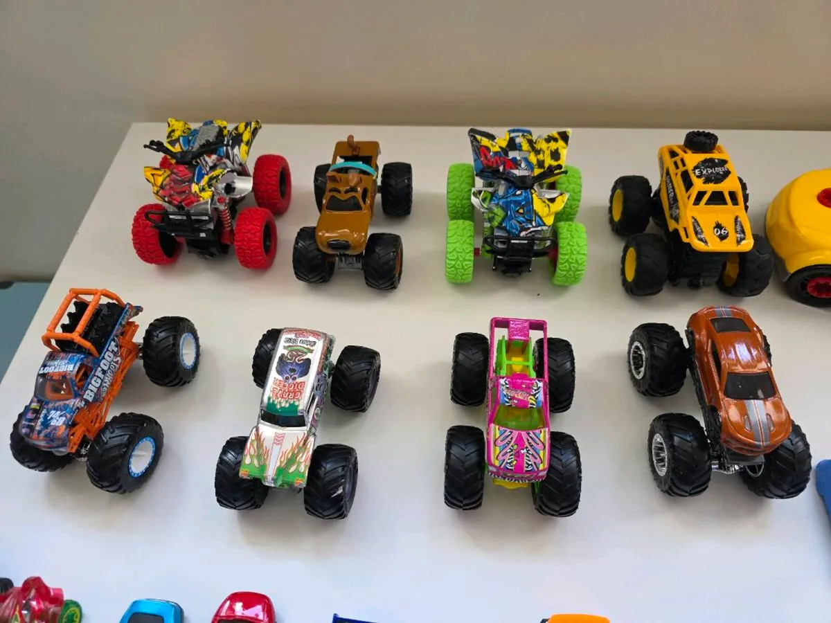 Monster truck and cars - Image 3