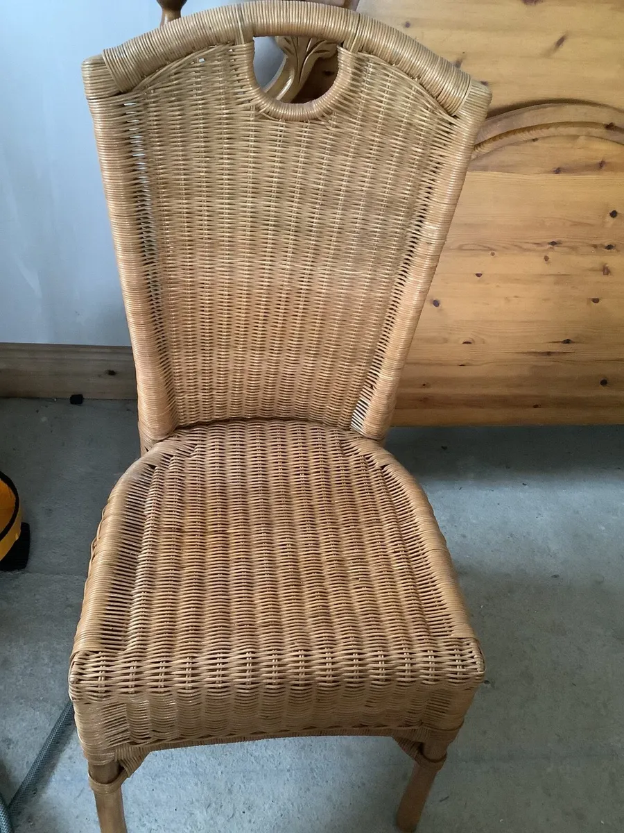 Wicker seats - Image 2