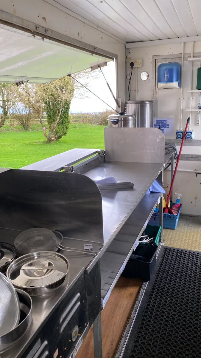 Food Trailer - Image 3