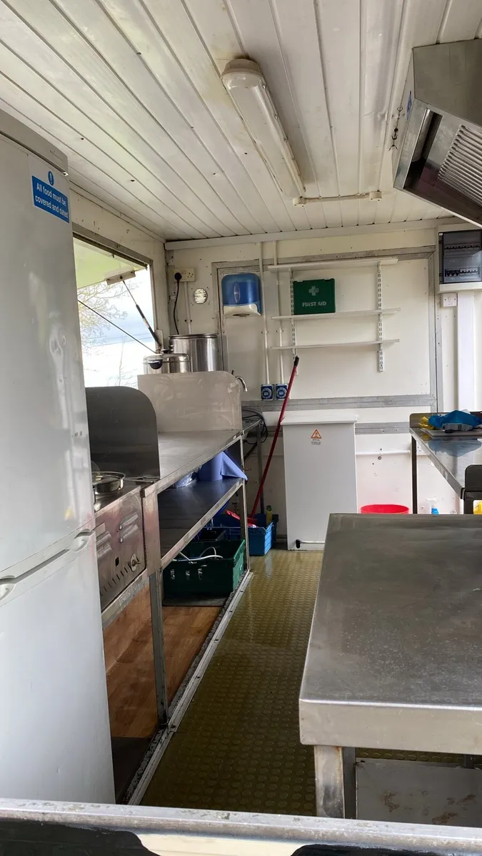 Food Trailer - Image 4