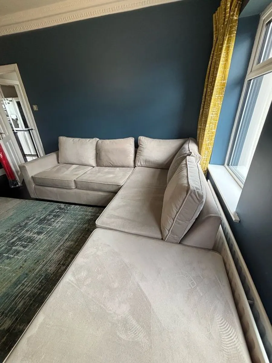sofa - Image 1