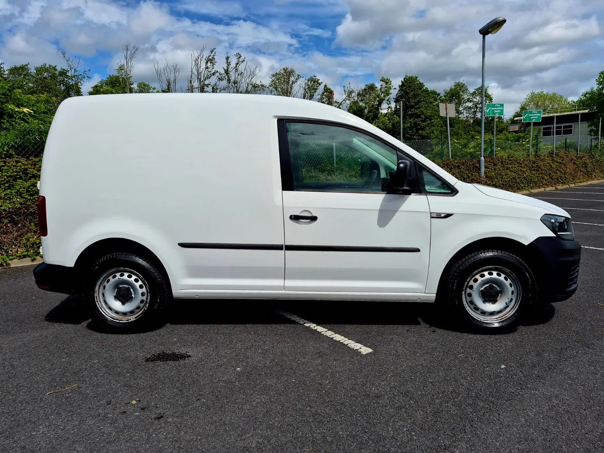 2019 VOLKSWAGEN CADDY 2.0 TDI LOW MILES - Image 3
