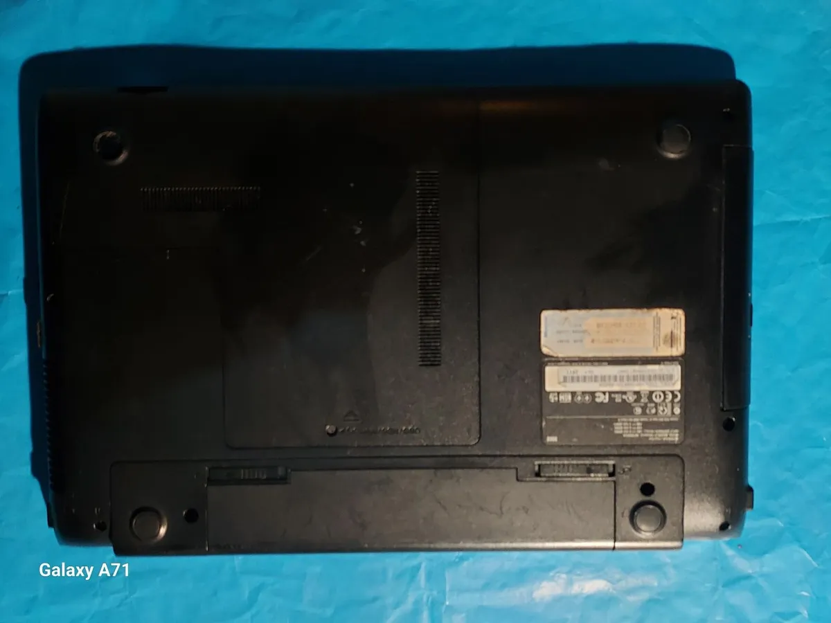 Samsung Laptop, Model NP300E5A, Intel Core i5-243 - Image 4