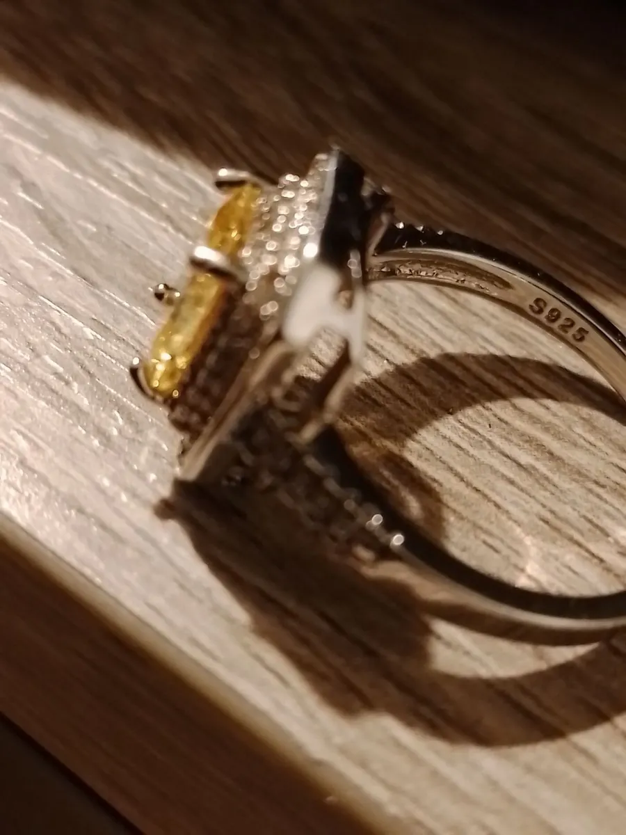 925 Silver Ring with Large Citrine Stone - Image 3