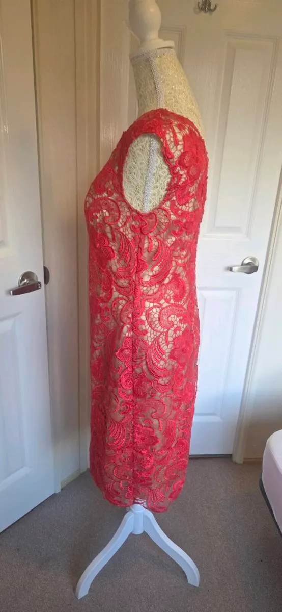 Libra Coral Lace Bodycon Midi Dress Size 12 Weddin - Image 3