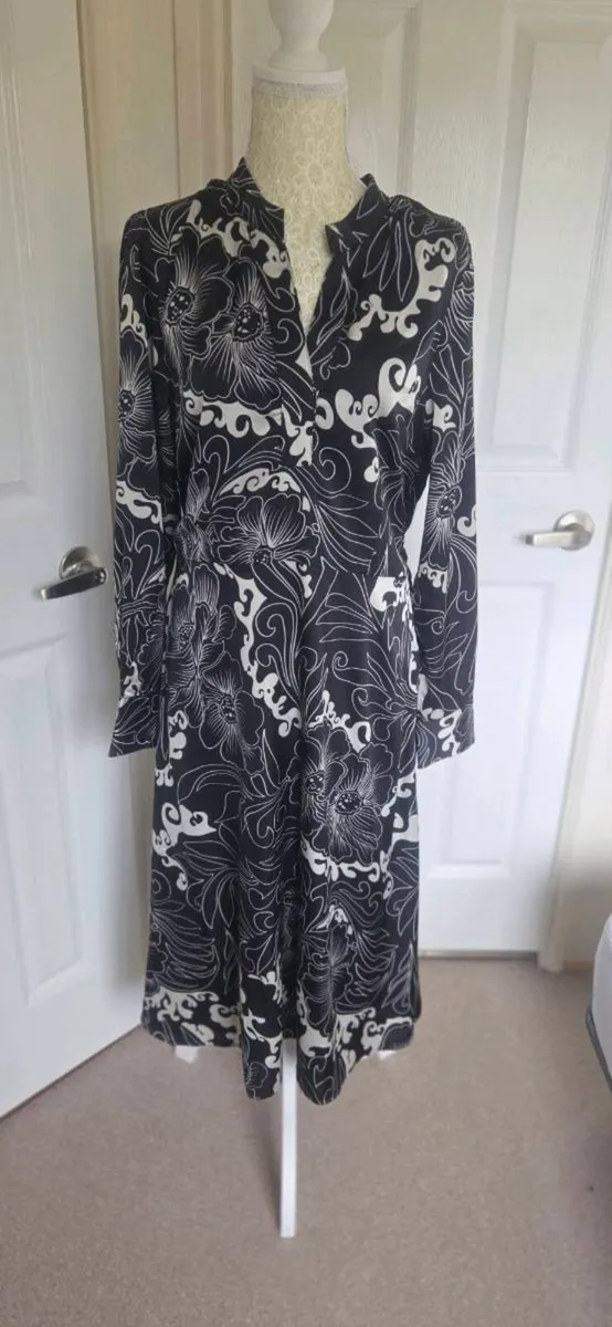 Rant & Rave Monochrome Floral Midi Dress Size 14 B - Image 1