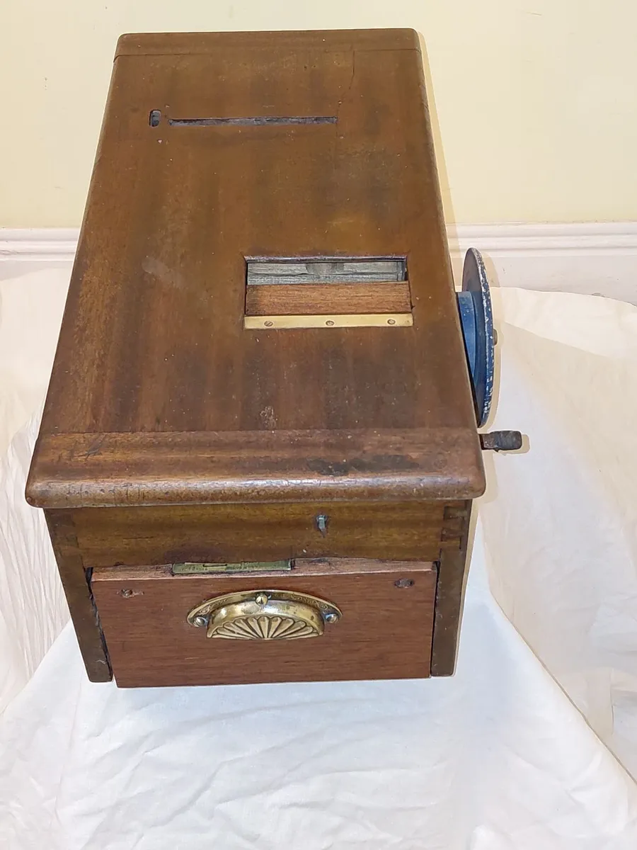 Antique Cash Register - Image 1
