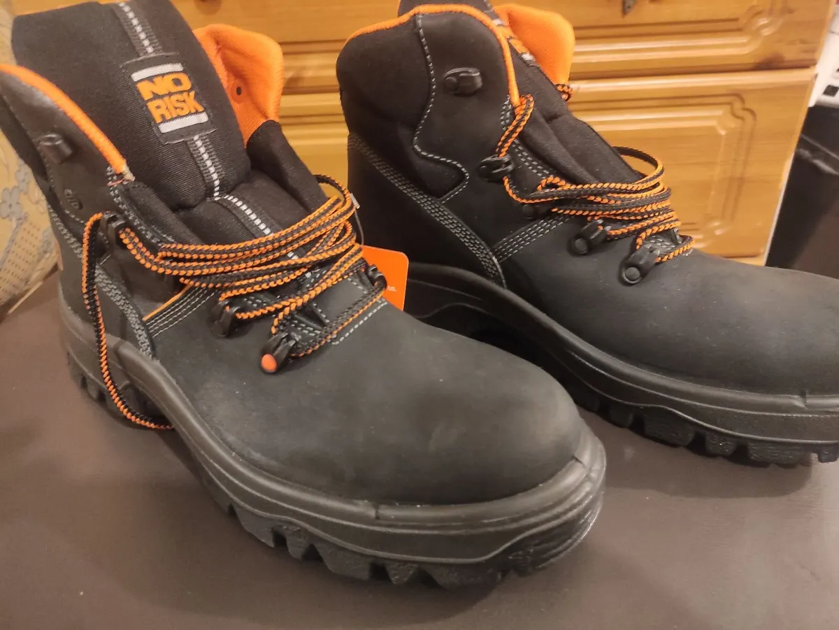 Boots - Image 1