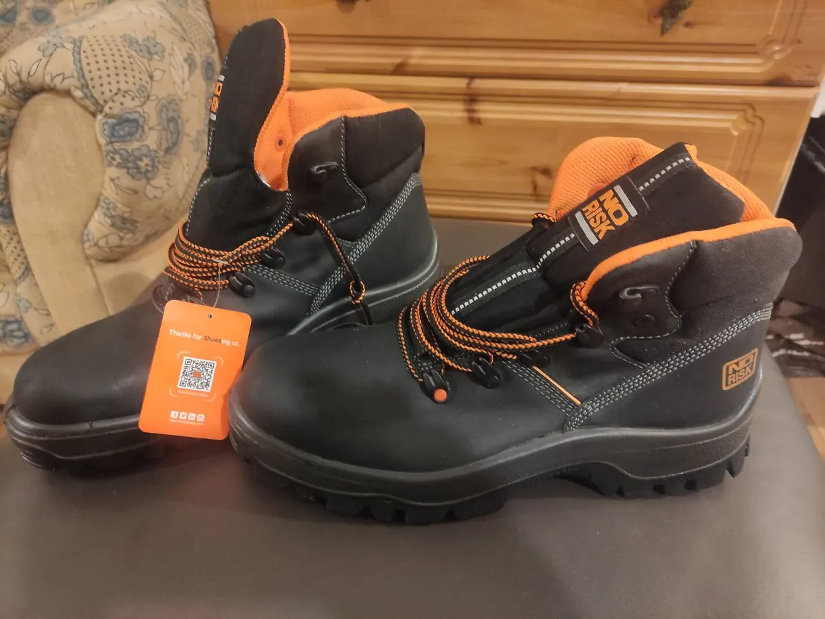 Boots - Image 2