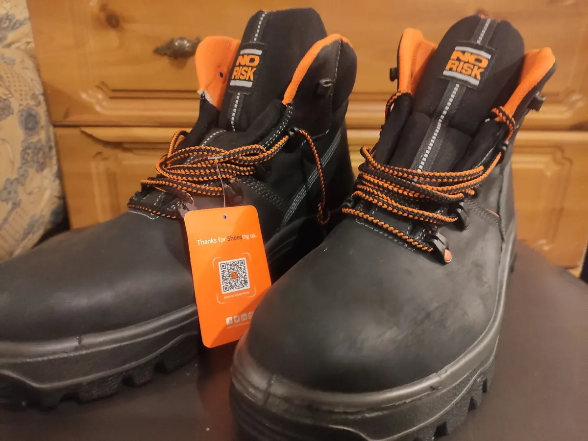 Boots - Image 3