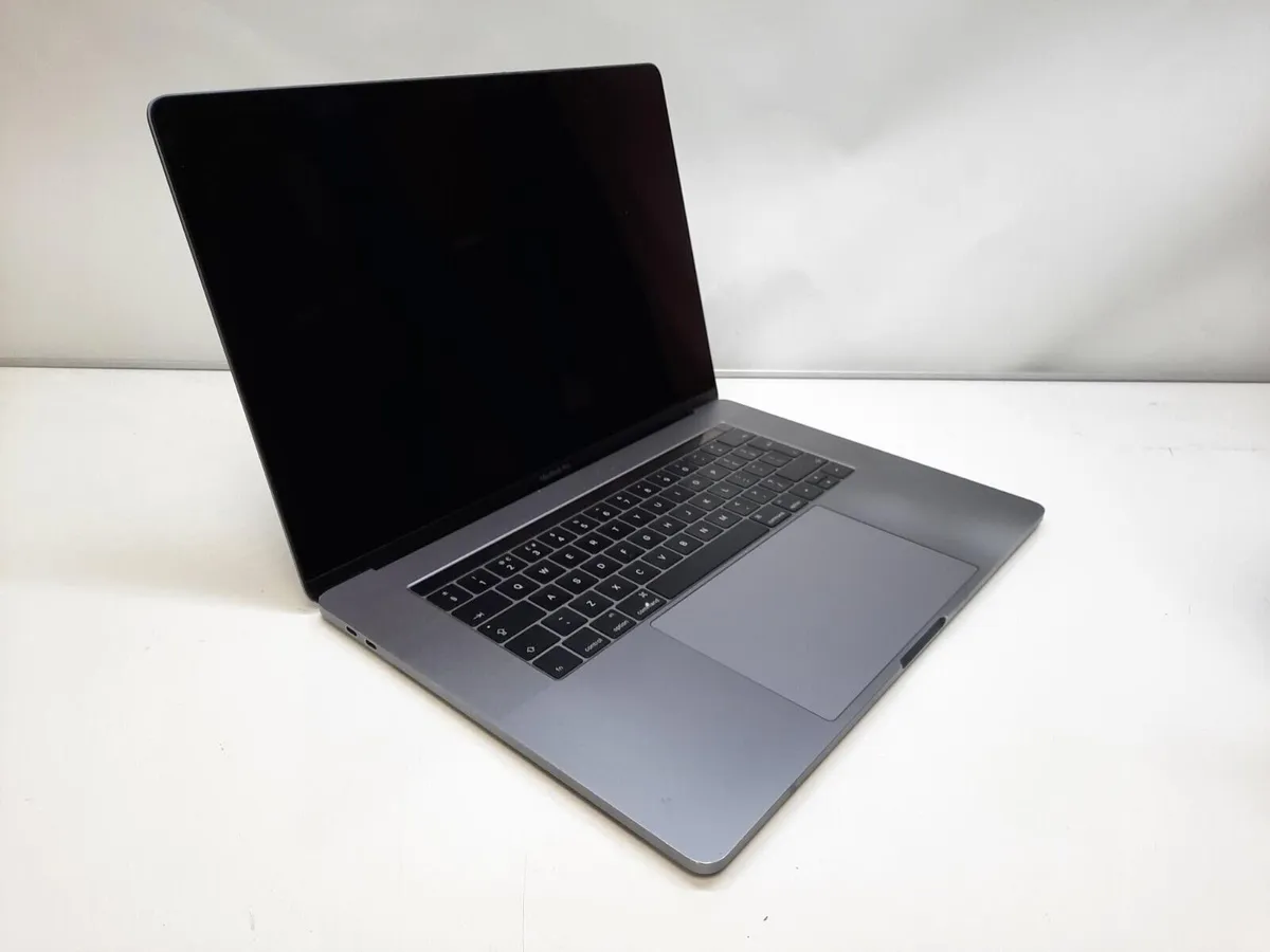 Apple 15" Macbook Pro i7 16GB RAM 2TB SSD A1707 - Image 3