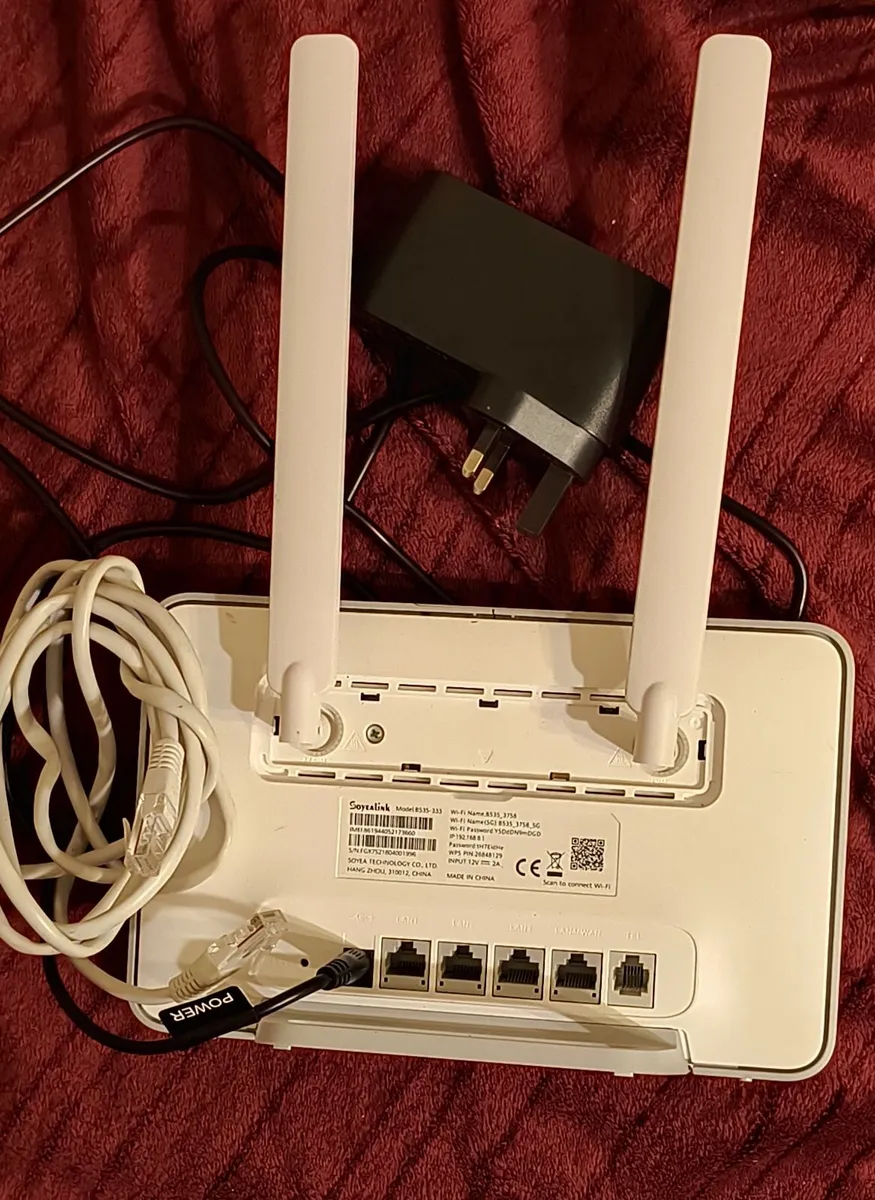 Broadband Huawei SIM 4G LTE Router Wi-Fi - Image 1