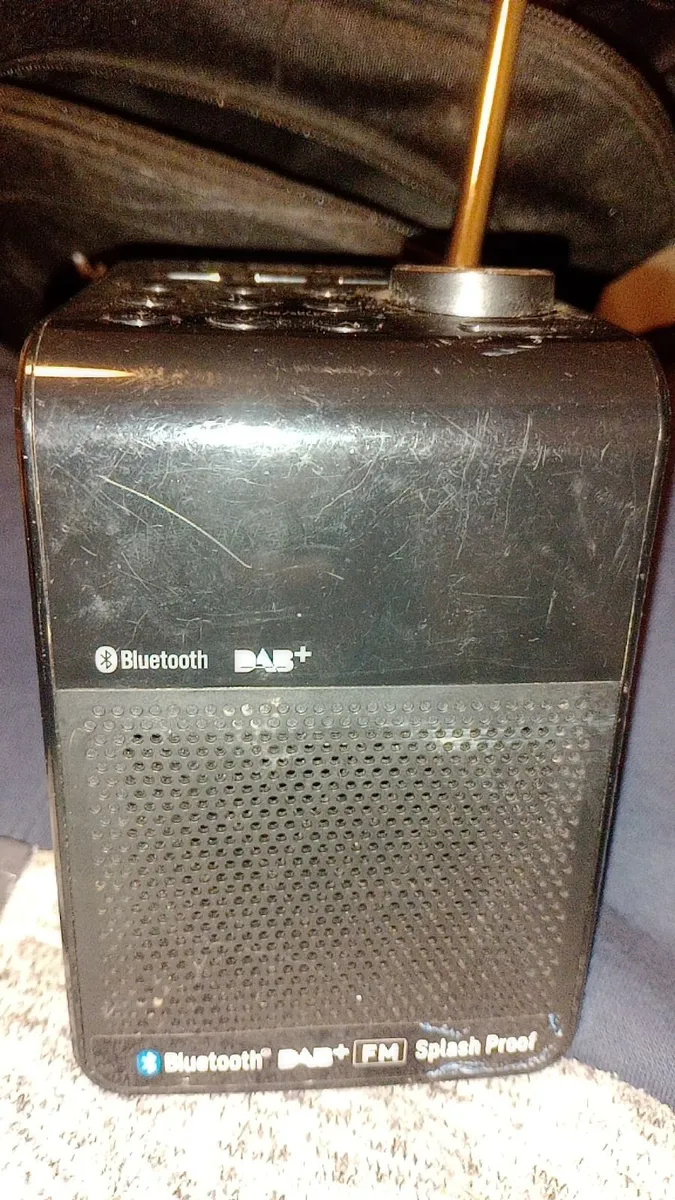 Panasonic Bluetooth radio with splash proof - Image 3