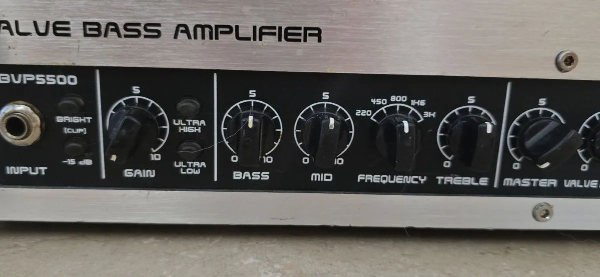Bugera BVP5500 Classic Bass Amplifier Head (550 Wa - Image 4