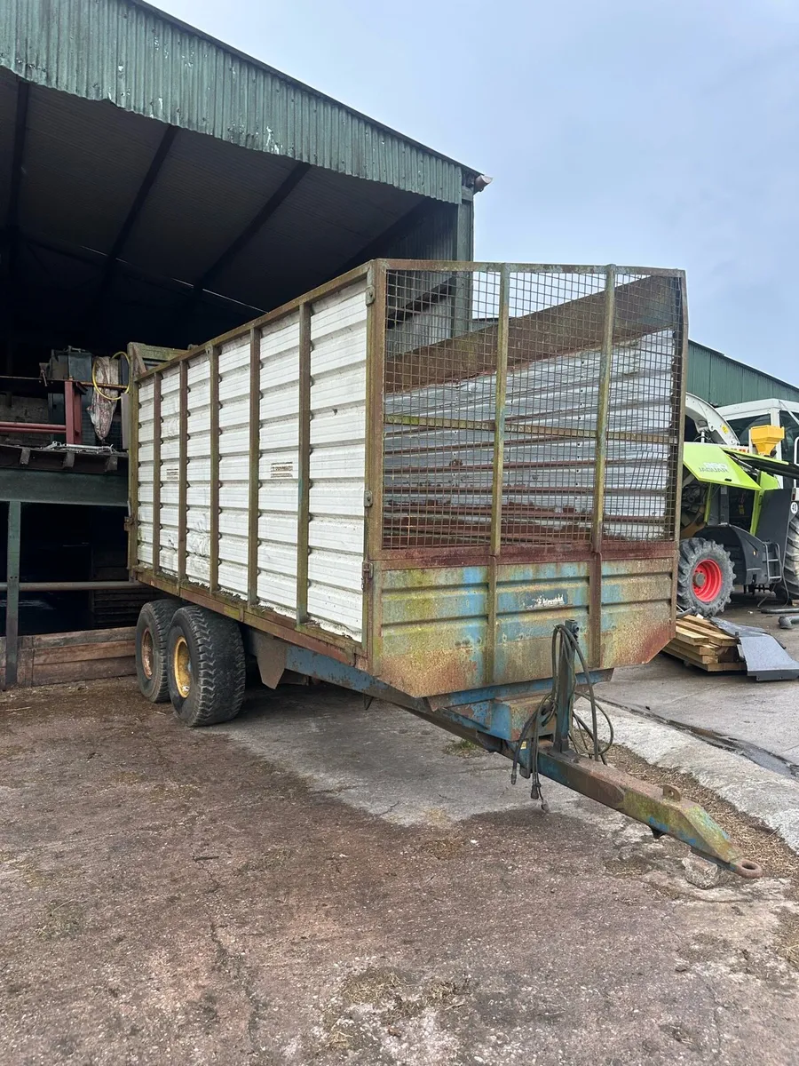 Silage trailer.   16x8 - Image 1