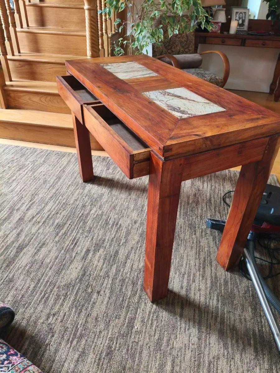 Beautiful solid table,90 euro - Image 1