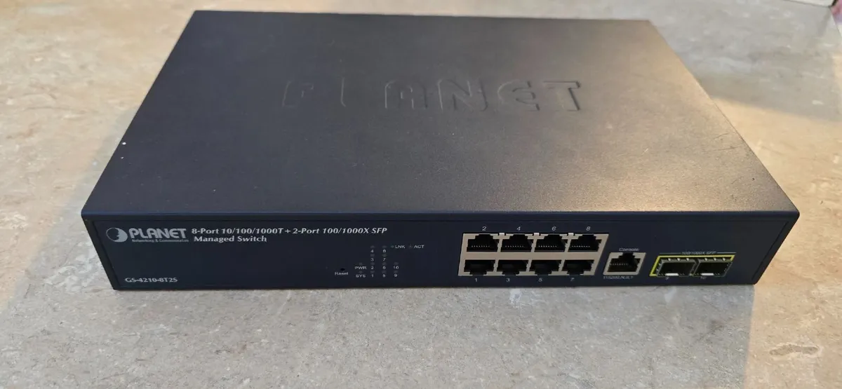 Planet GS-4210-8T2S 8 x POE + 2 x FSP managed swit - Image 1