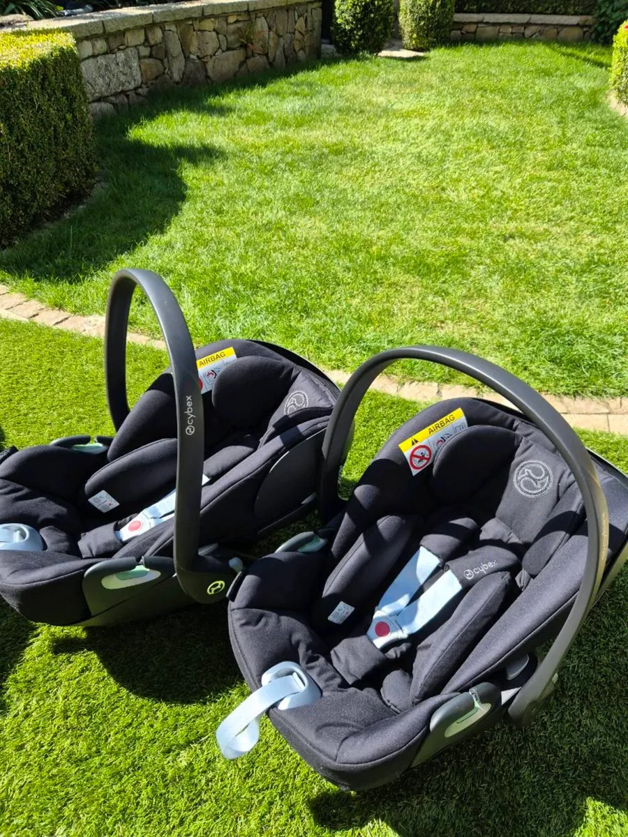 2 Cybex clout t car seats for sale