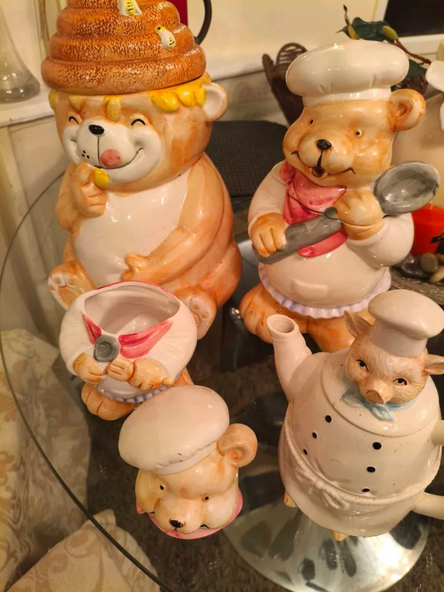 Beautiful set storage bear pots 20 for lot - Image 3