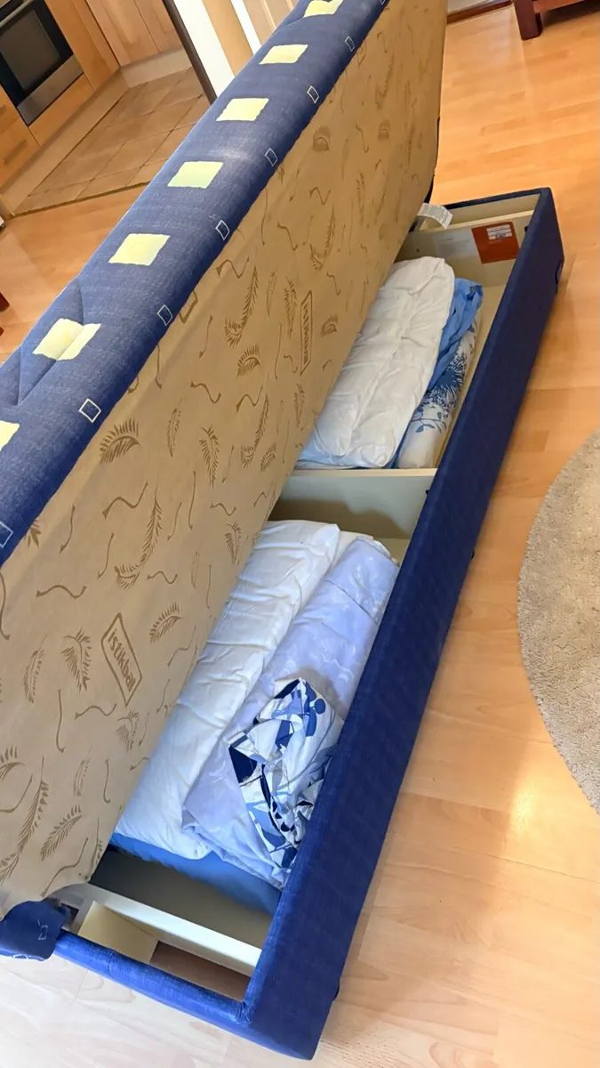 Sofa bed - Image 3