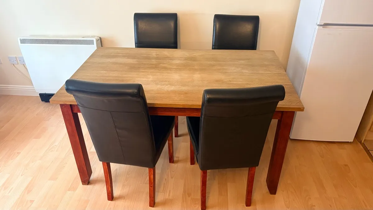 Kitchen table & chairs - Image 1