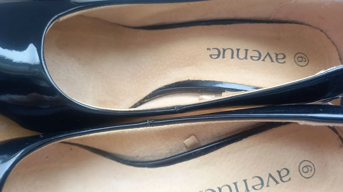 Ladies heels - Image 2