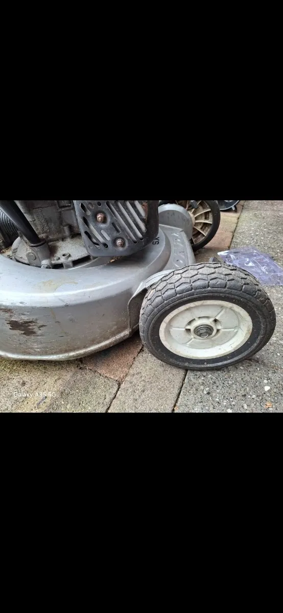 Honda hr1950 self-drive lawnmower in good conditio - Image 2