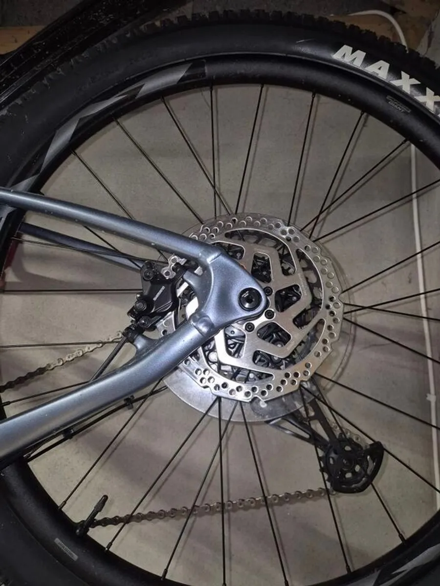 Giant Mountain Bike - Image 2