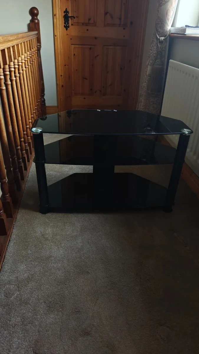 Glass table - Image 1