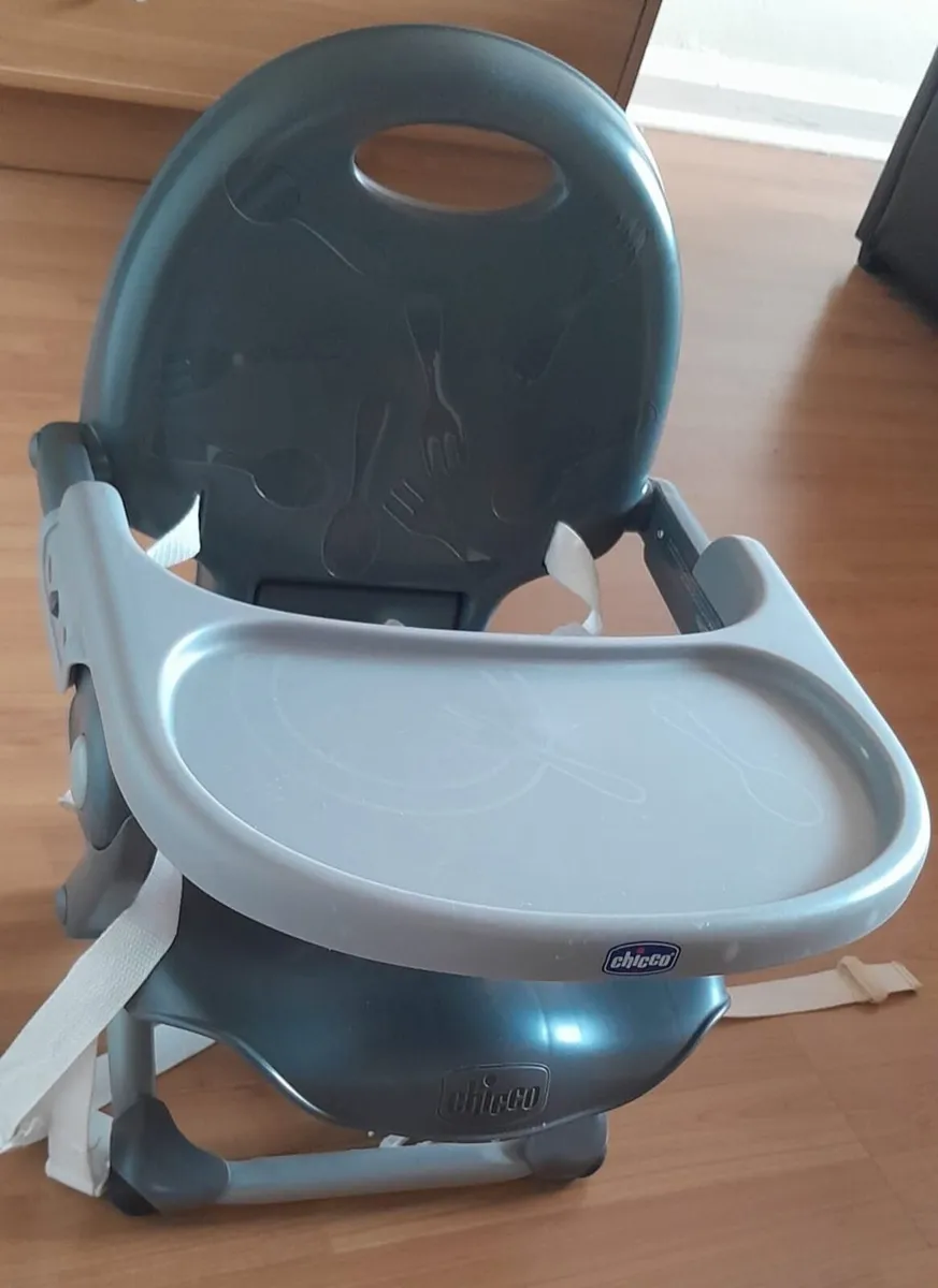 Chicco Pocket Snack Children's Booster Seat - Image 2