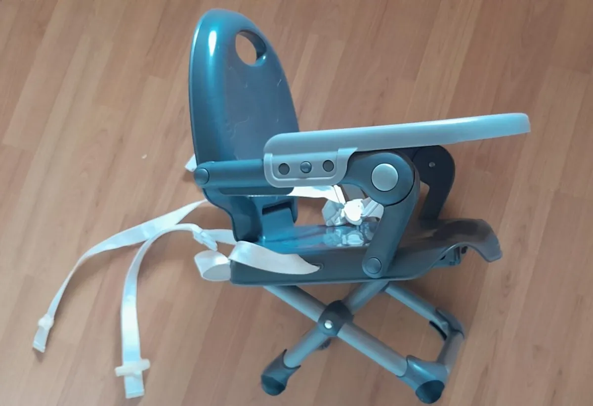 Chicco Pocket Snack Children's Booster Seat - Image 3