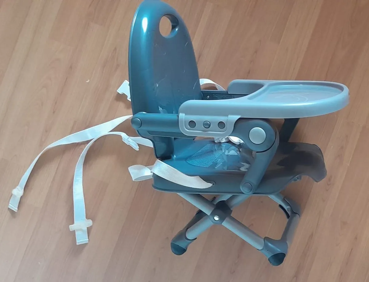 Chicco Pocket Snack Children's Booster Seat - Image 4