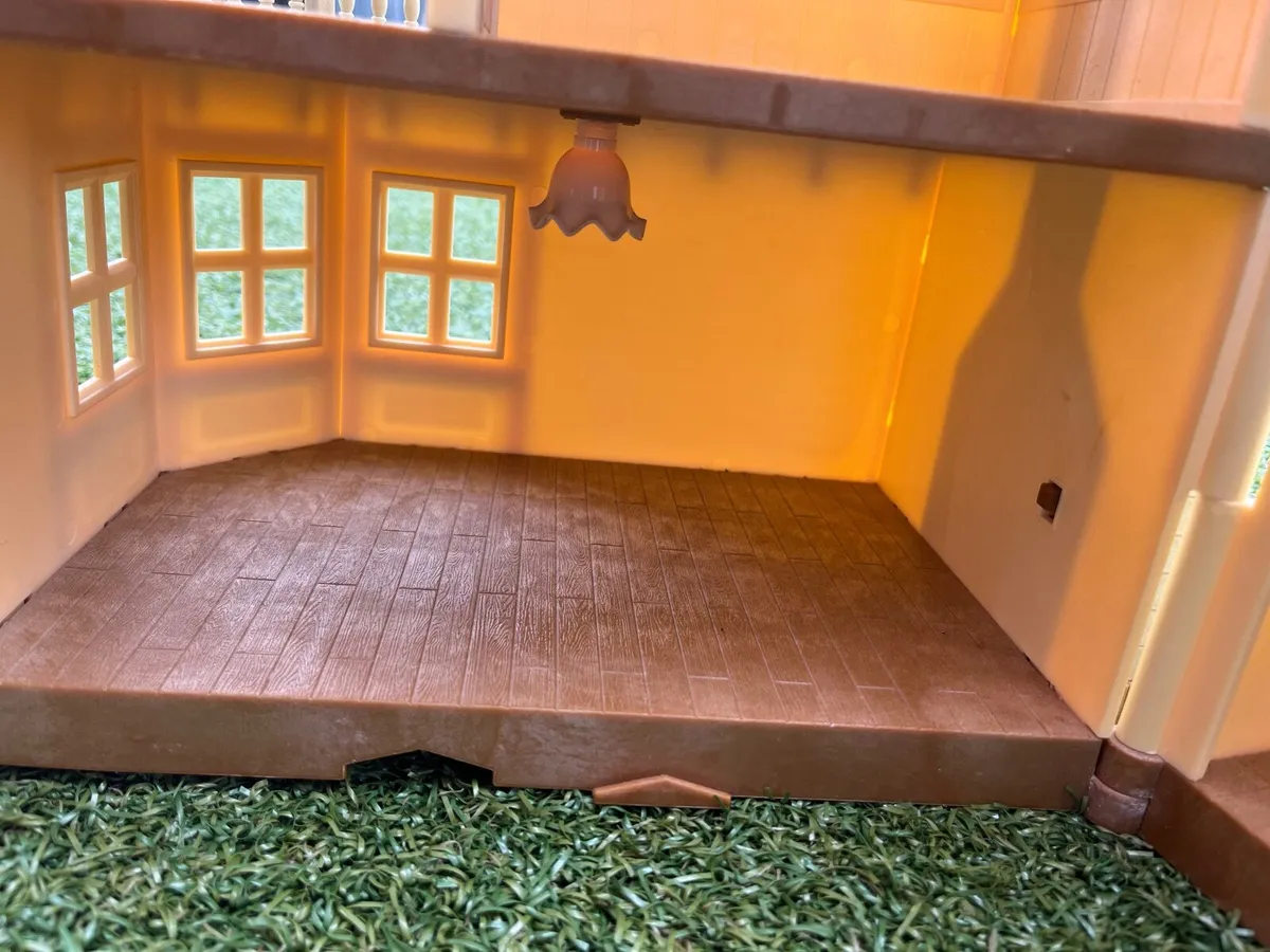 Sylvanian families house - Image 2