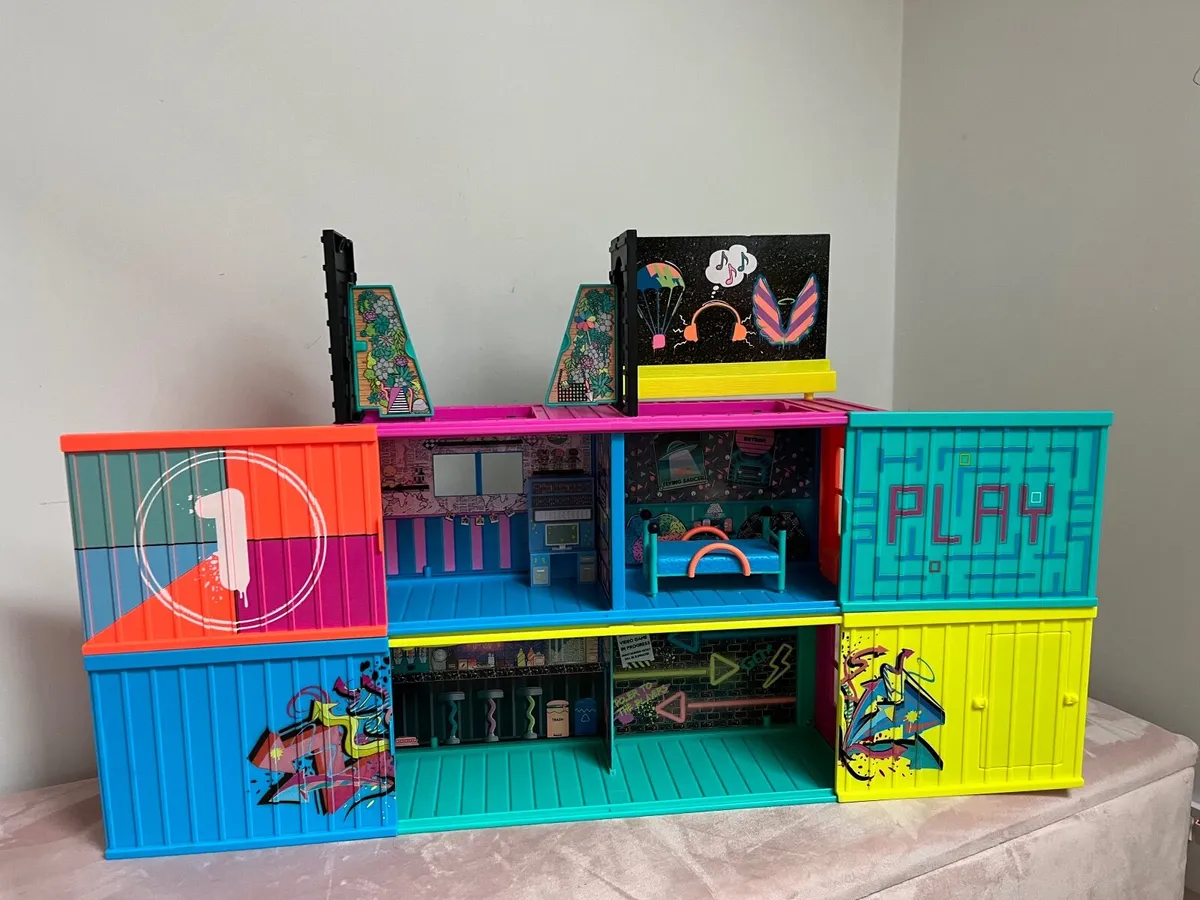 L.O.L house - Image 4