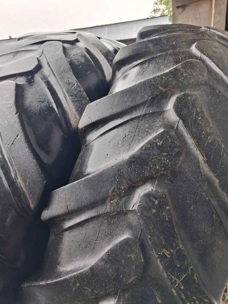 Tractor tyres - Image 1