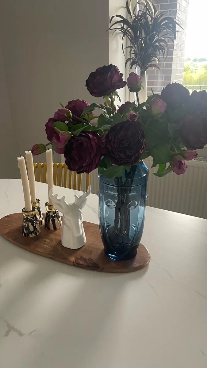 Blue glass Vase And 10 Peony Roses - Image 2