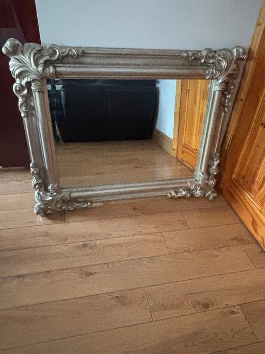 Antique mirror - Image 1