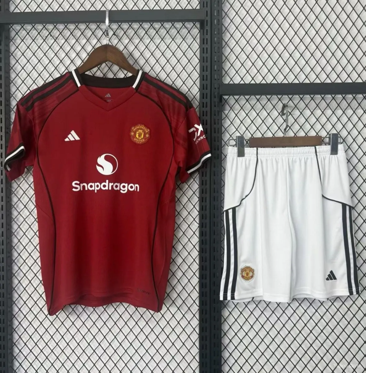 Man united kids soccer kit new - Image 2
