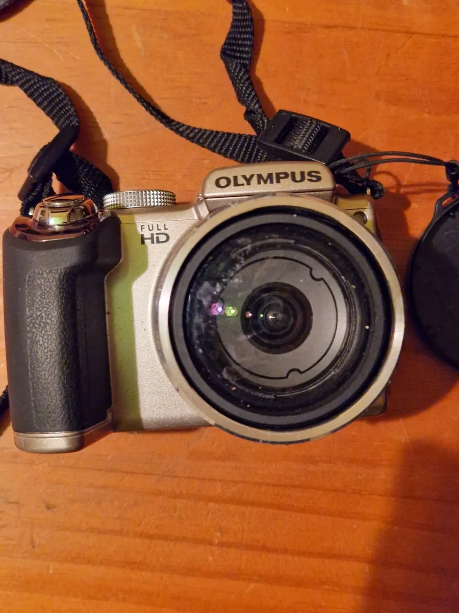 OLYMPUS SP-720UZ Digital Camera Excellent Conditon - Image 2