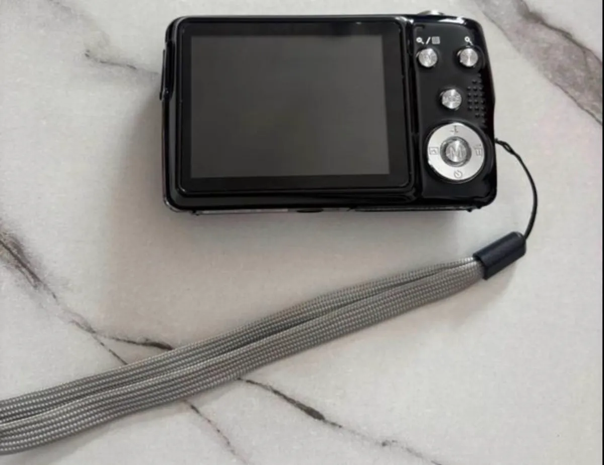 Digital Camera New price €130 - Image 2