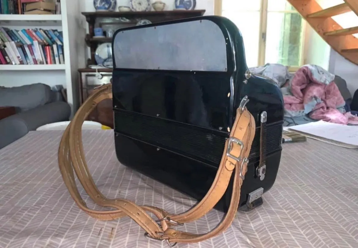 Vintage 1950’s Paolo Soprani accordion for sale - Image 4