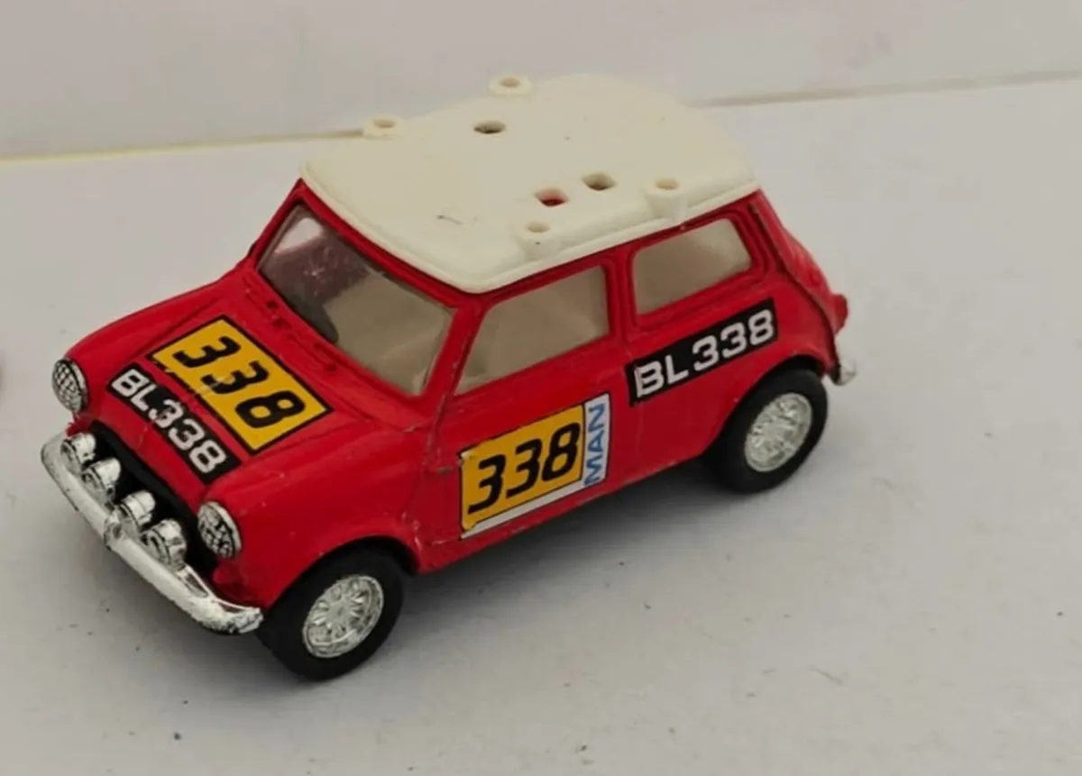 VINTAGE DIECAST MINI MODEL