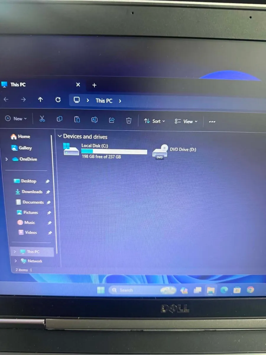 Laptop - Image 2